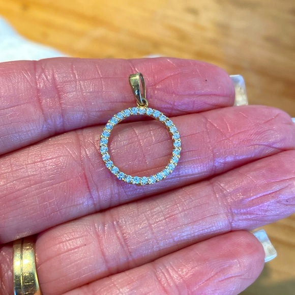 🎉 14K CIRCLE PENDANT ‼️ - Picture 4 of 11